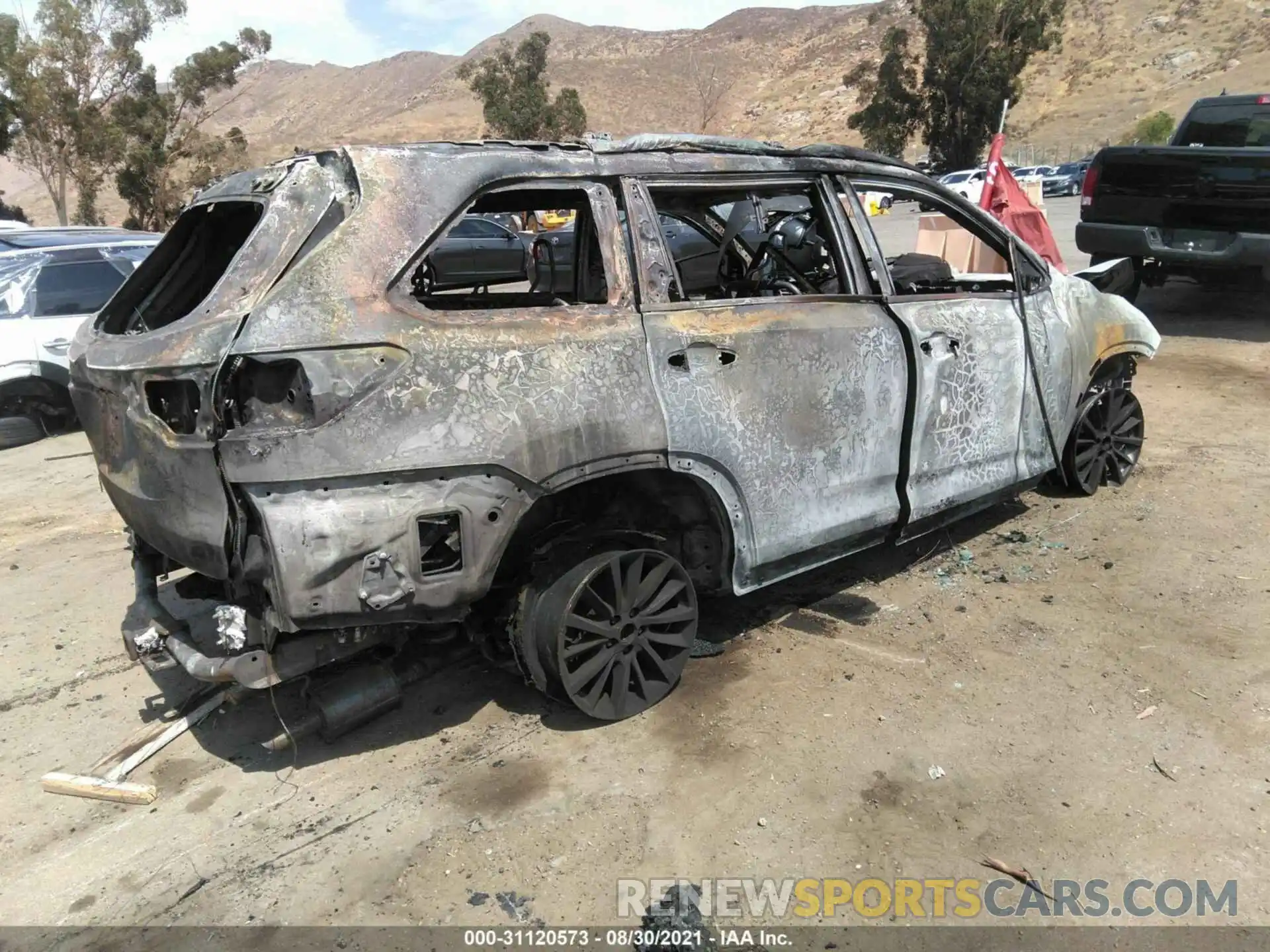 4 Photograph of a damaged car 5TDKZRFH3KS552804 TOYOTA HIGHLANDER 2019