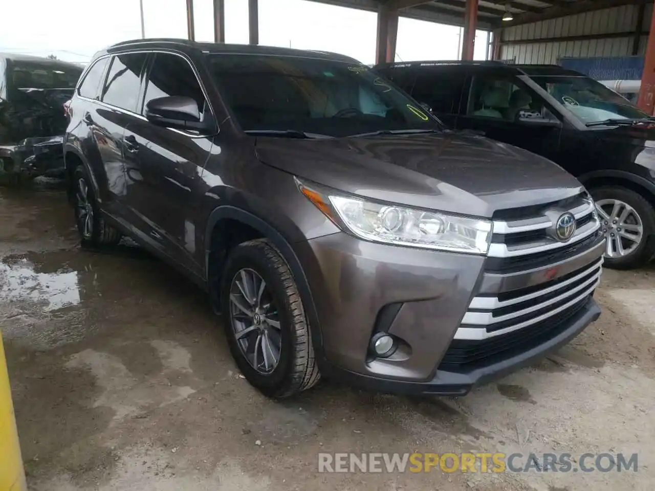 1 Фотография поврежденного автомобиля 5TDKZRFH3KS555556 TOYOTA HIGHLANDER 2019