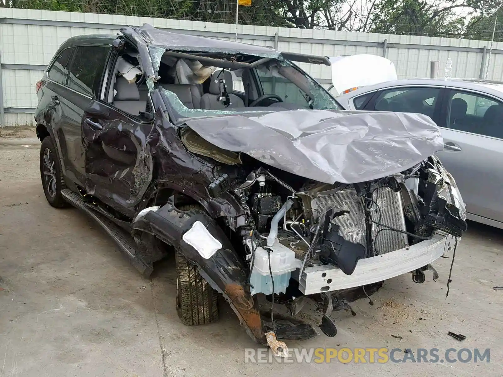 1 Photograph of a damaged car 5TDKZRFH3KS556707 TOYOTA HIGHLANDER 2019