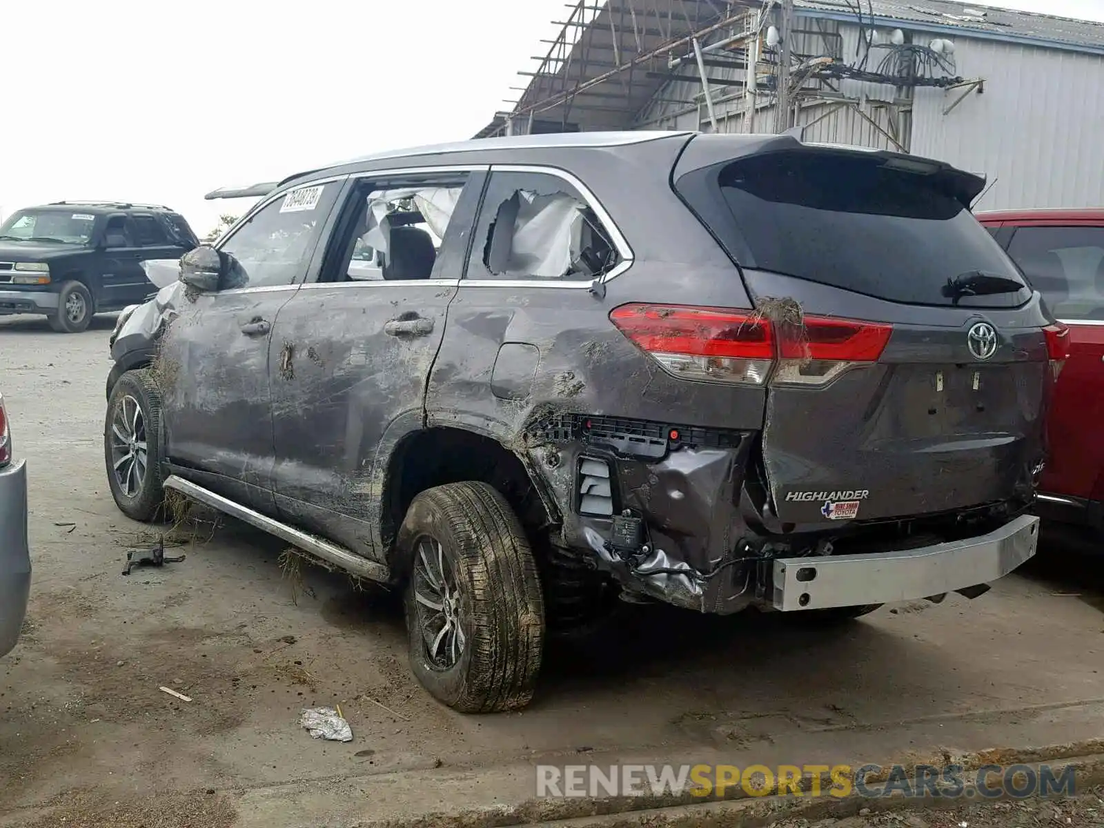 3 Photograph of a damaged car 5TDKZRFH3KS556707 TOYOTA HIGHLANDER 2019