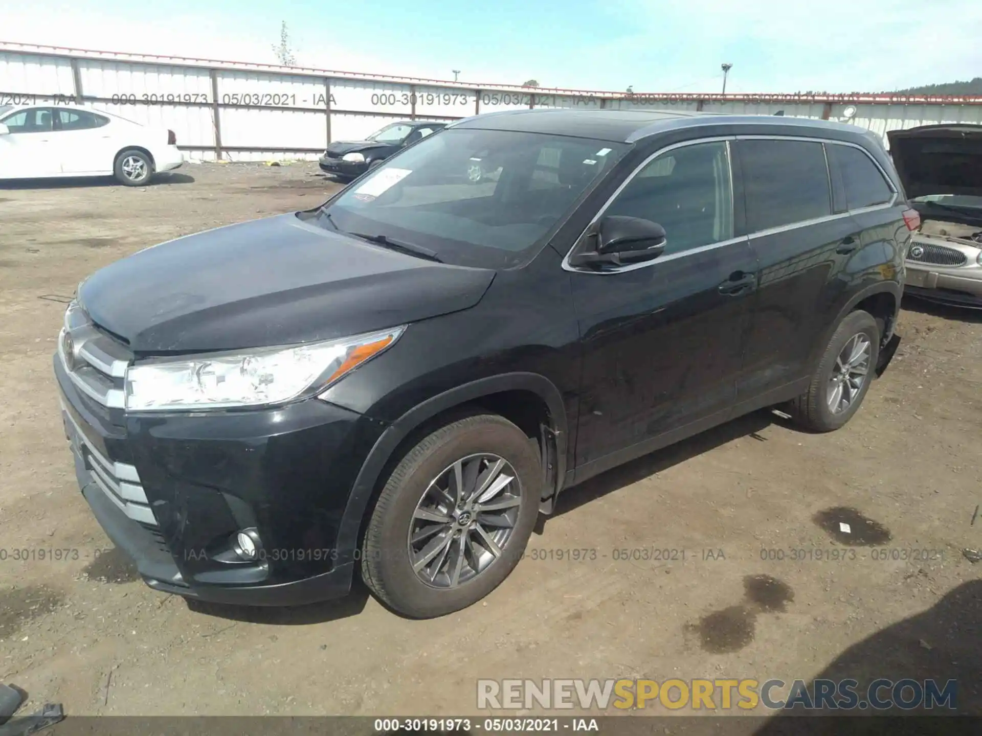 2 Photograph of a damaged car 5TDKZRFH3KS558148 TOYOTA HIGHLANDER 2019