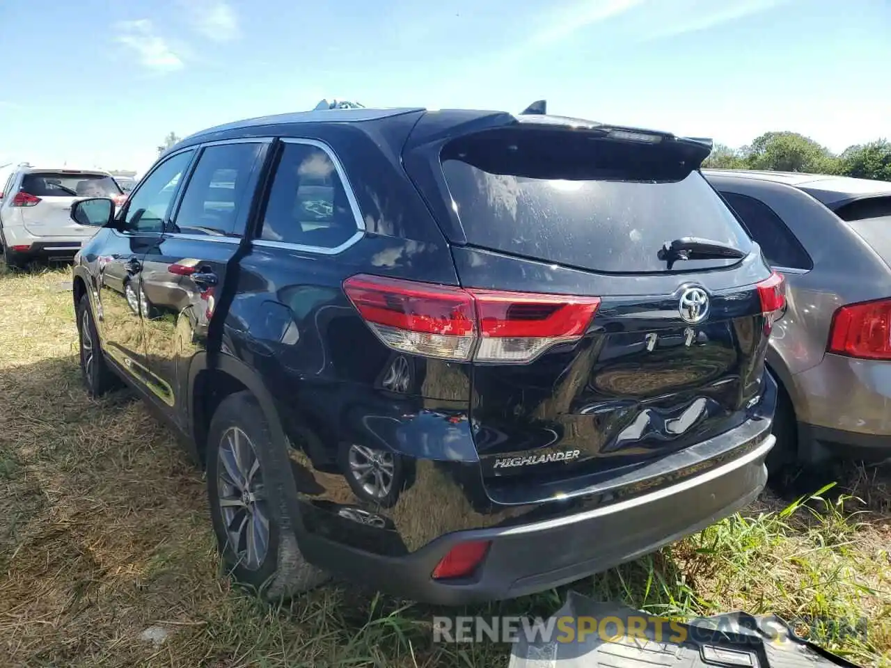 3 Фотография поврежденного автомобиля 5TDKZRFH3KS558635 TOYOTA HIGHLANDER 2019