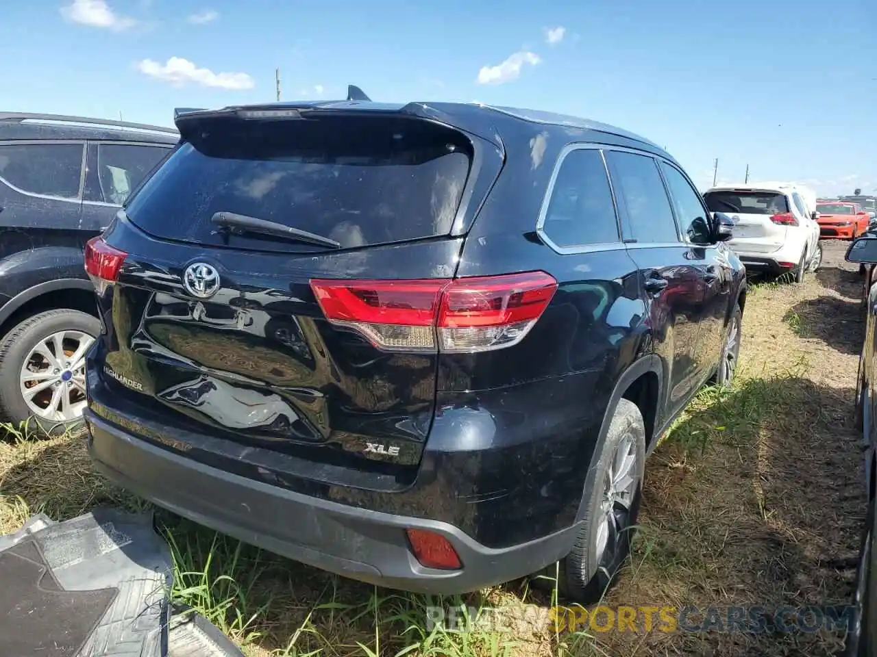 4 Фотография поврежденного автомобиля 5TDKZRFH3KS558635 TOYOTA HIGHLANDER 2019