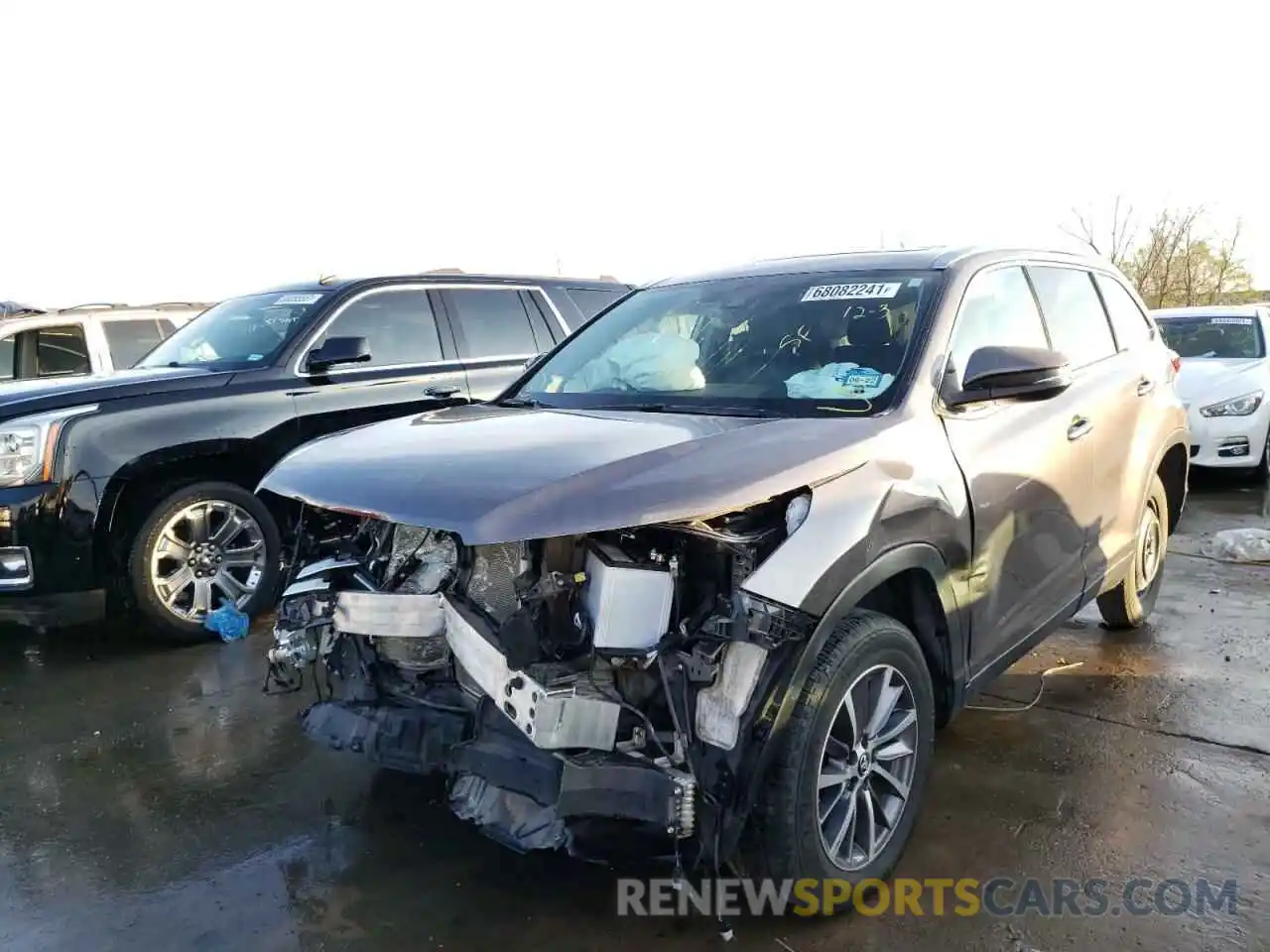 2 Photograph of a damaged car 5TDKZRFH3KS559834 TOYOTA HIGHLANDER 2019