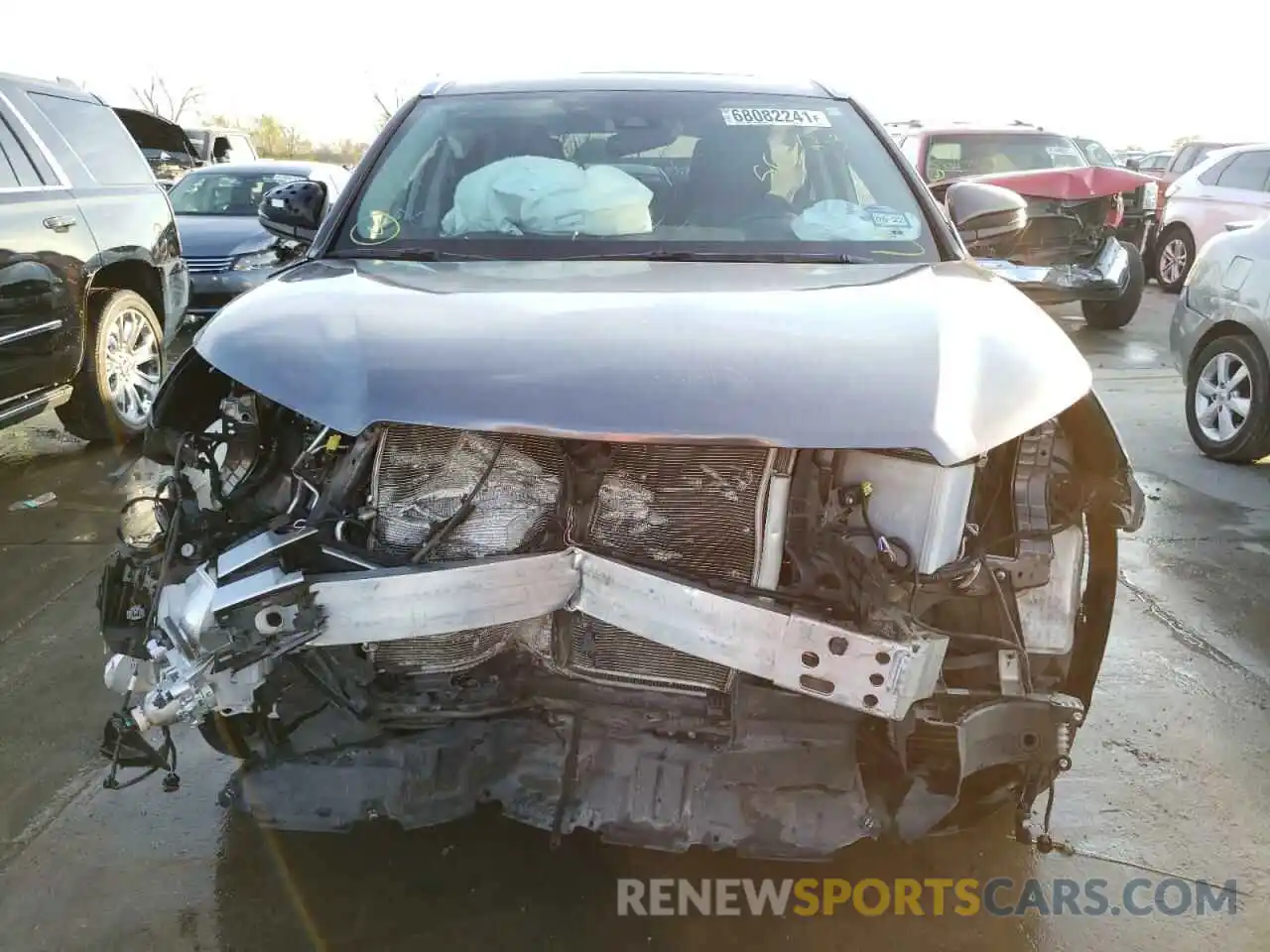 9 Photograph of a damaged car 5TDKZRFH3KS559834 TOYOTA HIGHLANDER 2019