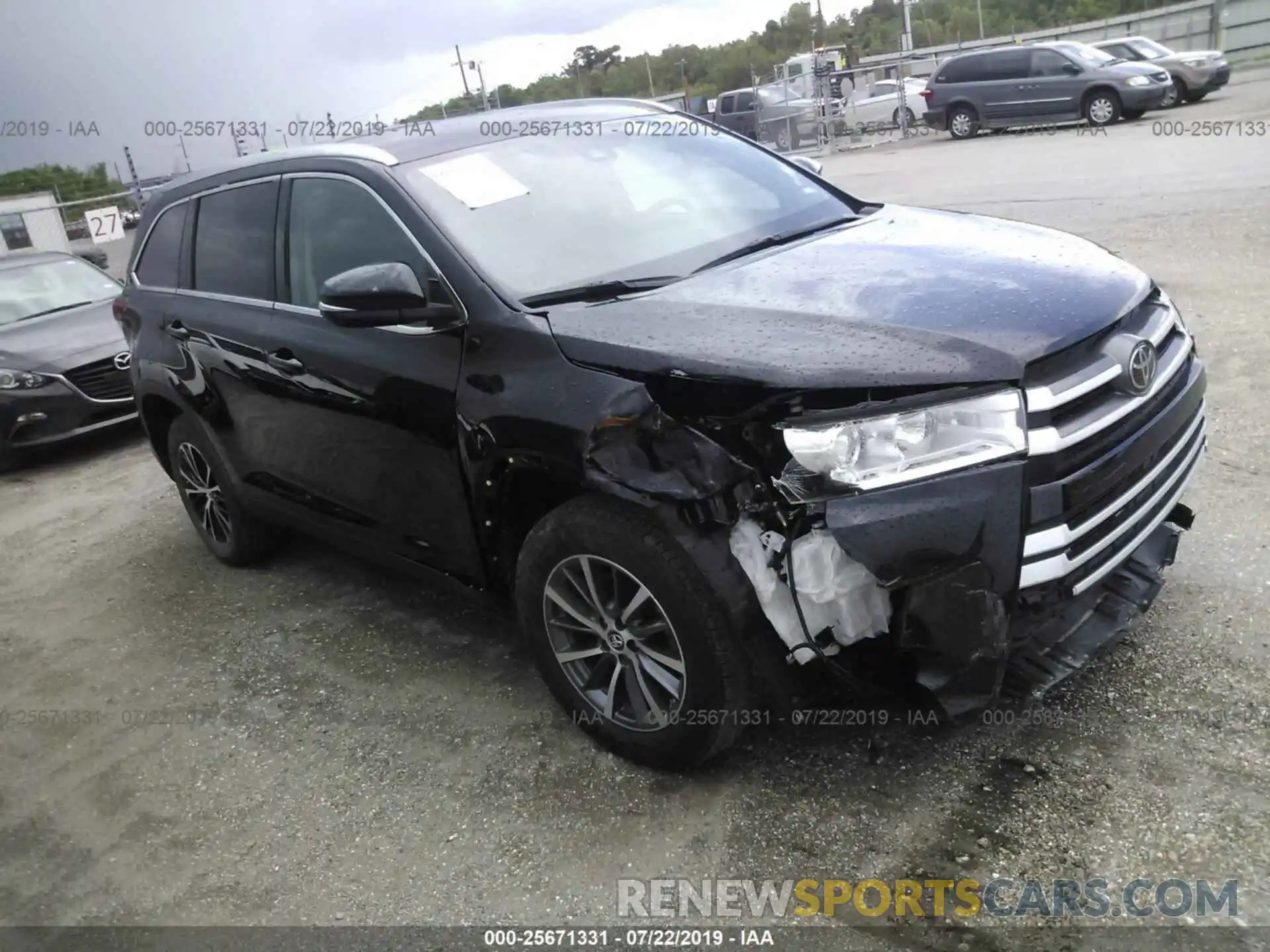 1 Photograph of a damaged car 5TDKZRFH3KS560000 TOYOTA HIGHLANDER 2019