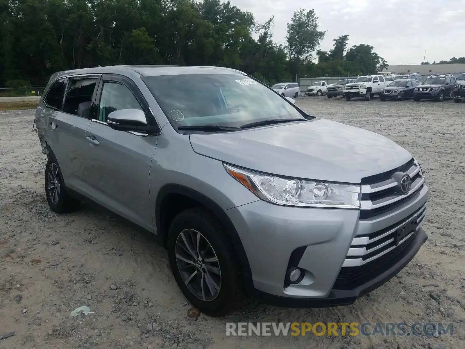 1 Photograph of a damaged car 5TDKZRFH3KS561678 TOYOTA HIGHLANDER 2019