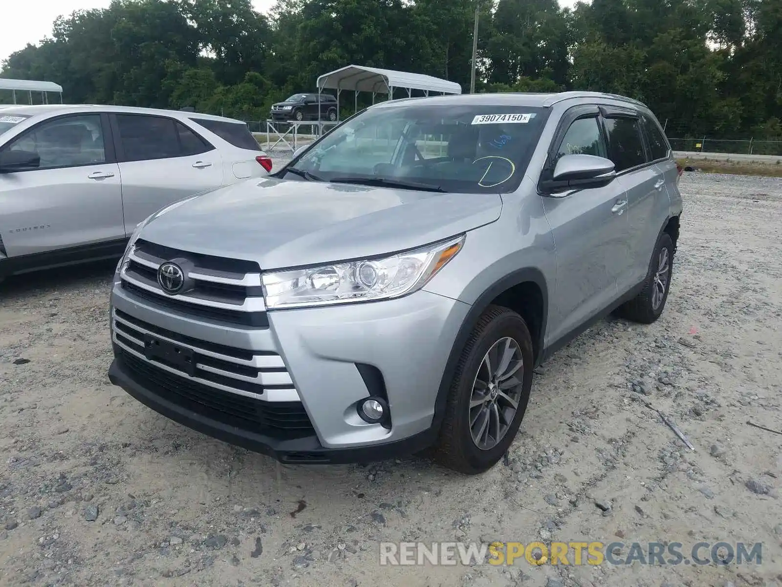 2 Photograph of a damaged car 5TDKZRFH3KS561678 TOYOTA HIGHLANDER 2019