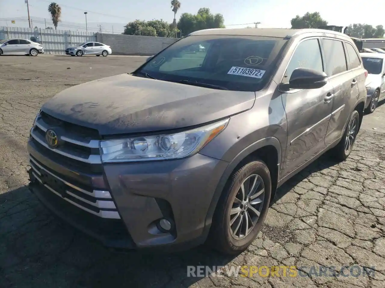 2 Photograph of a damaged car 5TDKZRFH3KS561910 TOYOTA HIGHLANDER 2019