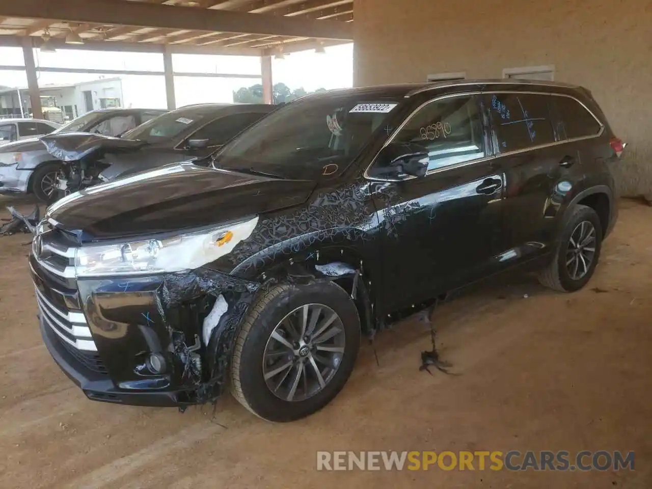 2 Photograph of a damaged car 5TDKZRFH3KS567061 TOYOTA HIGHLANDER 2019