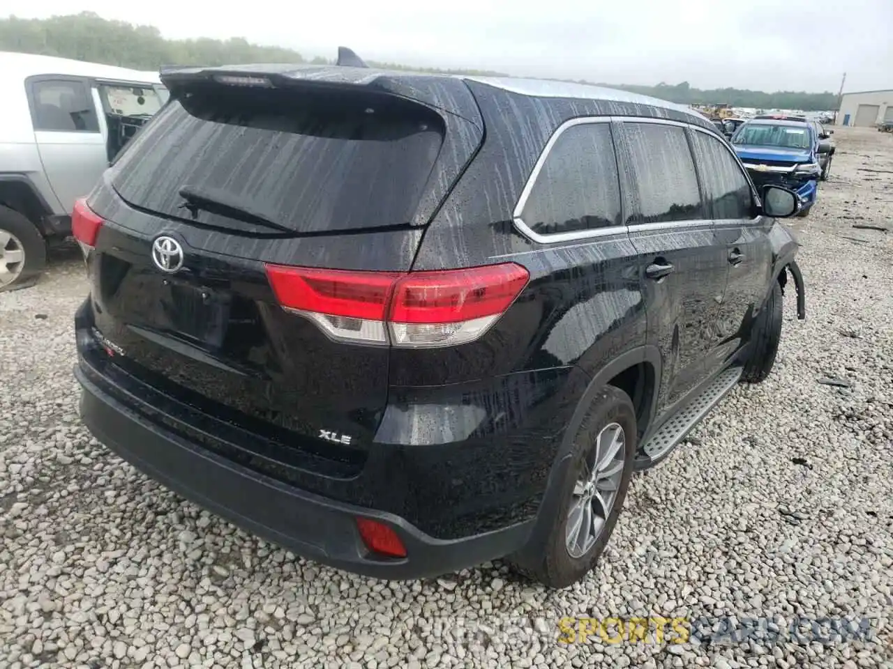 4 Photograph of a damaged car 5TDKZRFH3KS567514 TOYOTA HIGHLANDER 2019