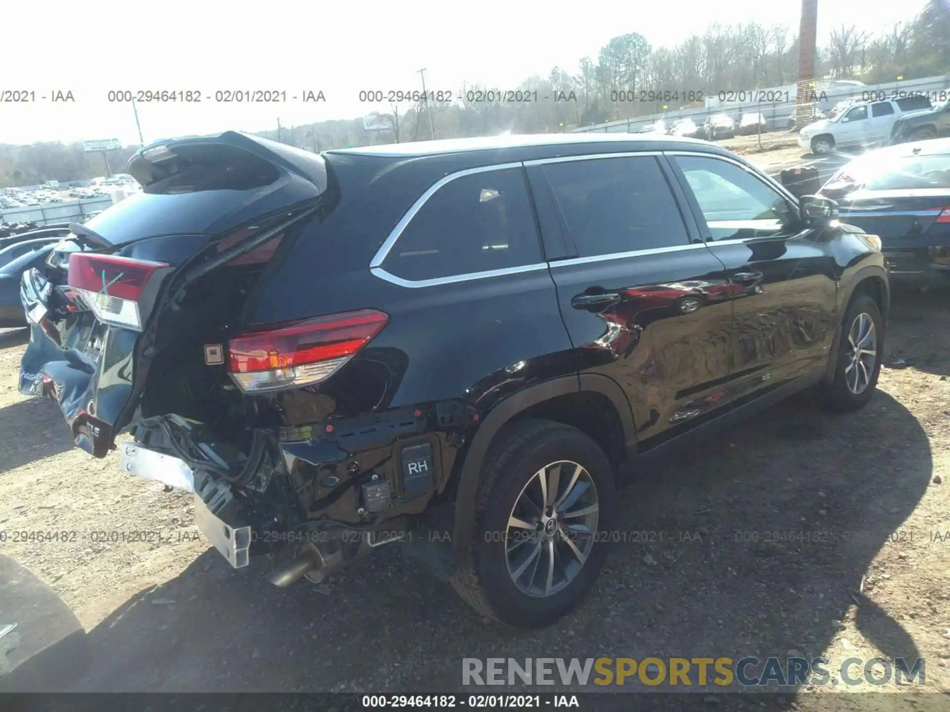 4 Photograph of a damaged car 5TDKZRFH3KS567920 TOYOTA HIGHLANDER 2019