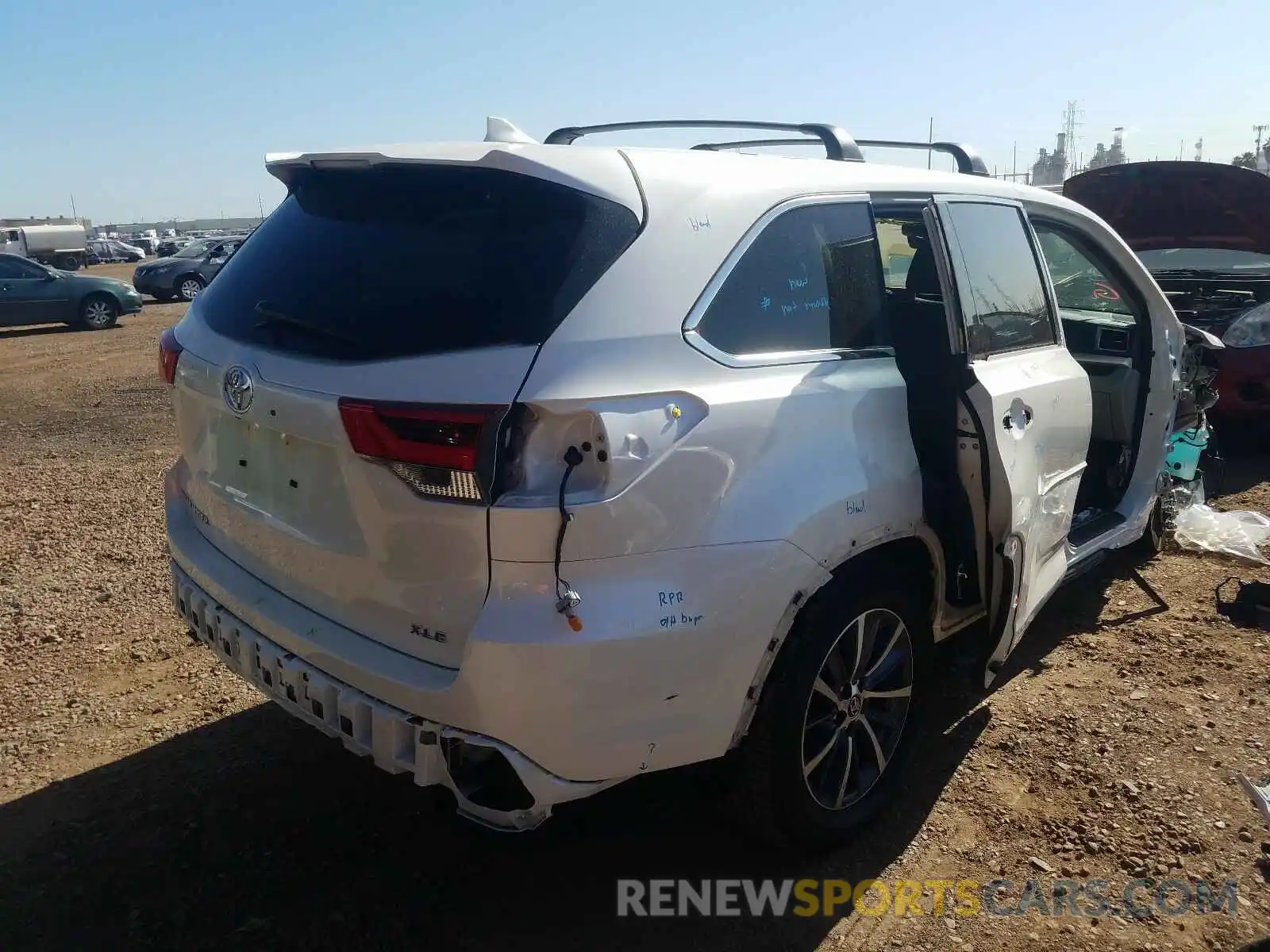 4 Фотография поврежденного автомобиля 5TDKZRFH3KS569750 TOYOTA HIGHLANDER 2019