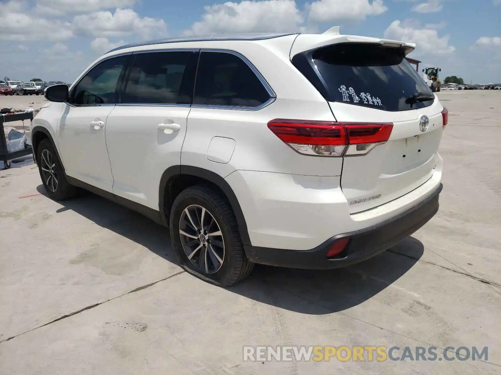 3 Фотография поврежденного автомобиля 5TDKZRFH3KS571045 TOYOTA HIGHLANDER 2019