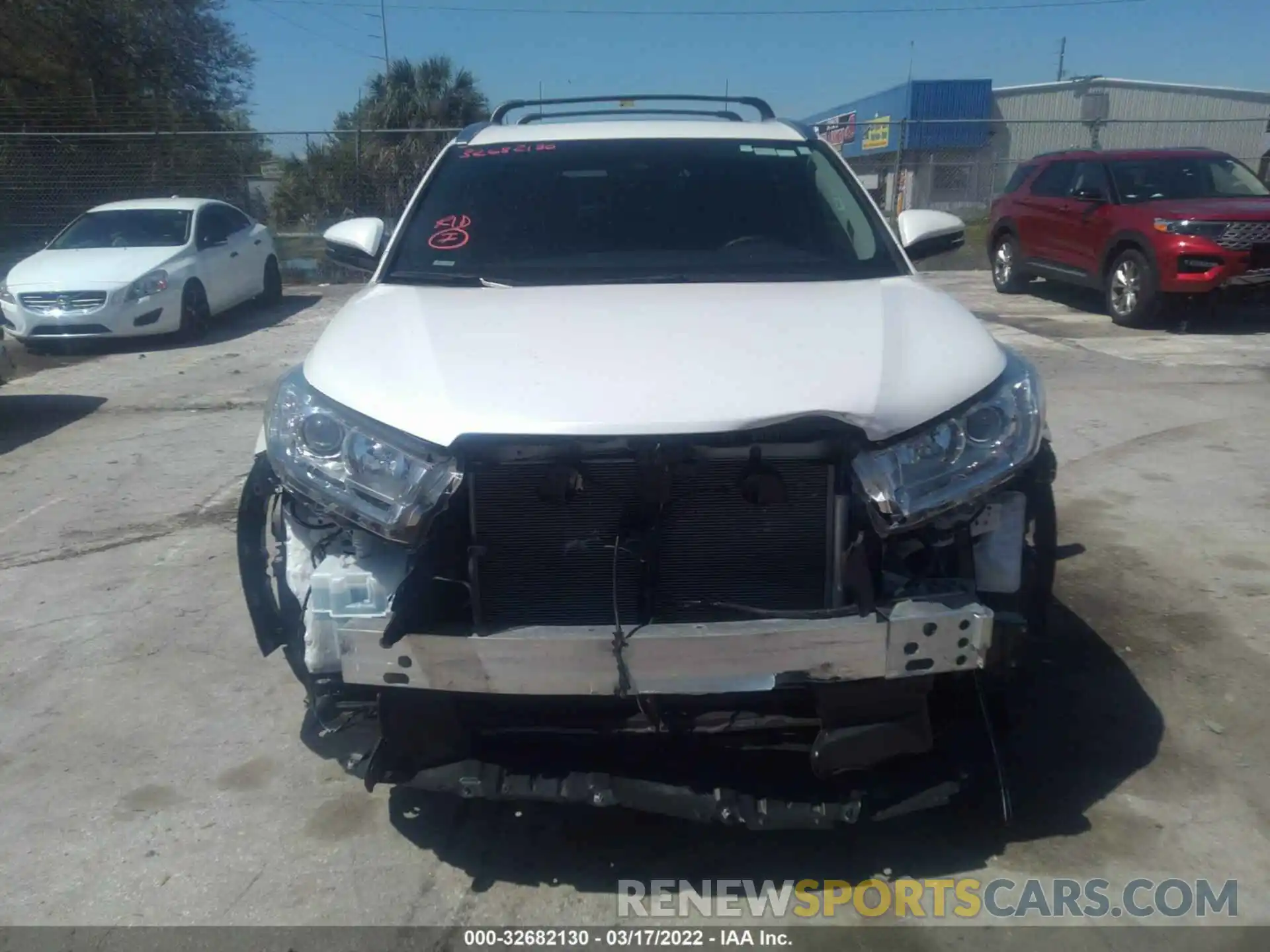 6 Photograph of a damaged car 5TDKZRFH3KS571935 TOYOTA HIGHLANDER 2019