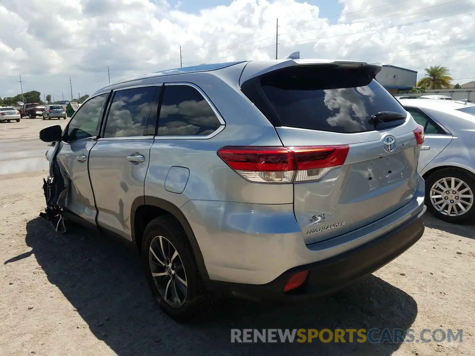 3 Photograph of a damaged car 5TDKZRFH3KS572910 TOYOTA HIGHLANDER 2019