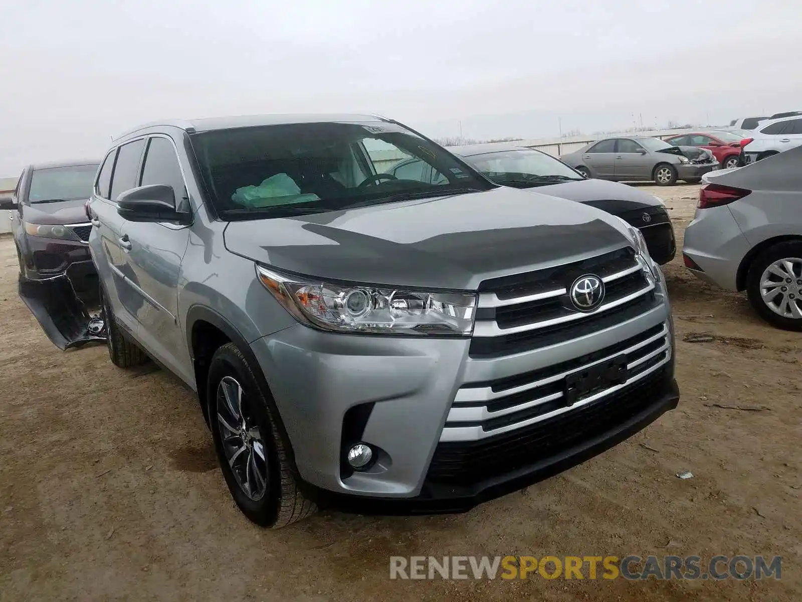 1 Фотография поврежденного автомобиля 5TDKZRFH3KS574124 TOYOTA HIGHLANDER 2019