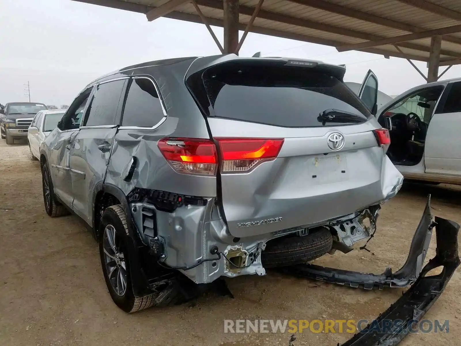 3 Photograph of a damaged car 5TDKZRFH3KS574124 TOYOTA HIGHLANDER 2019