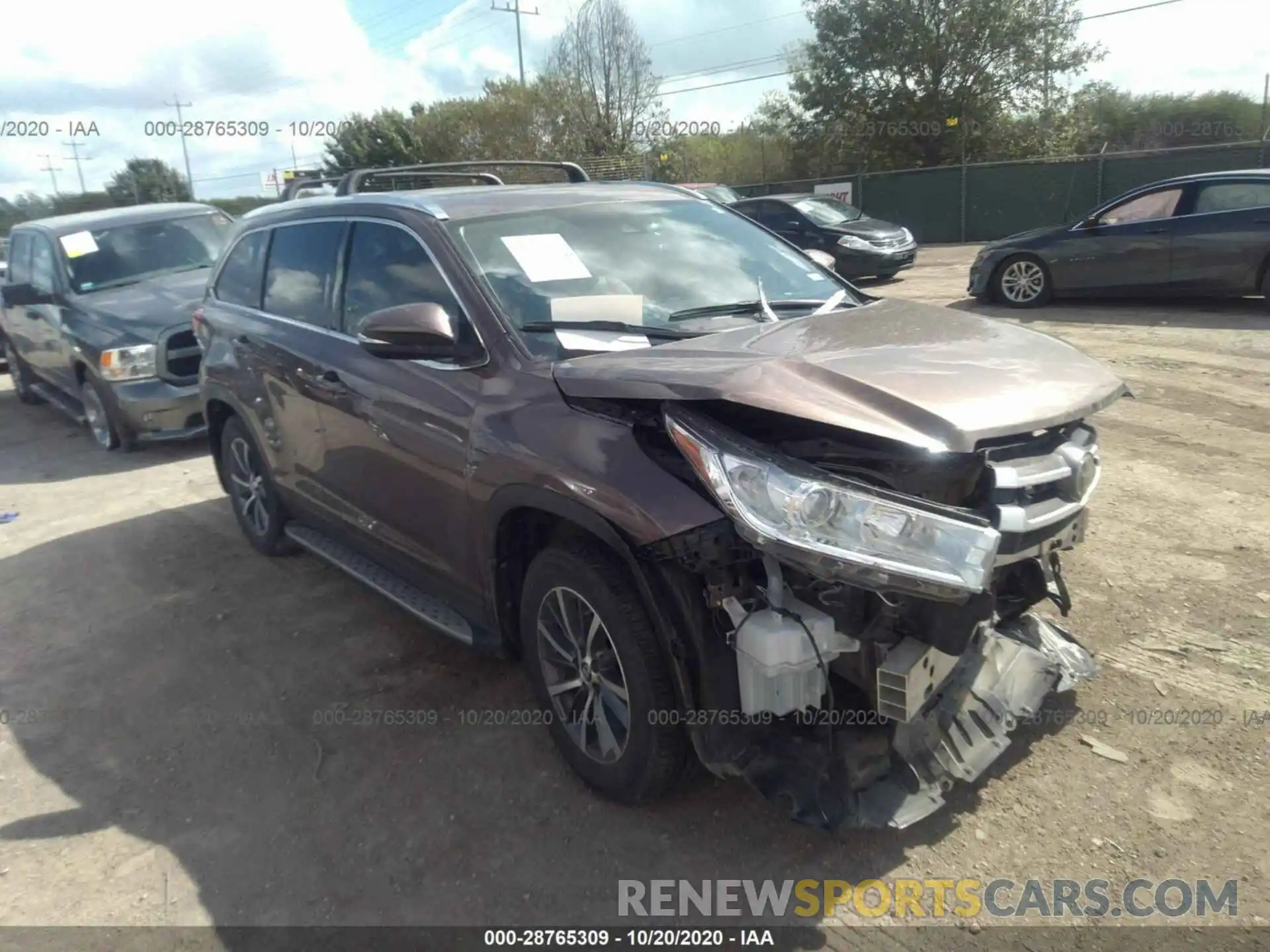 1 Photograph of a damaged car 5TDKZRFH4KS296110 TOYOTA HIGHLANDER 2019