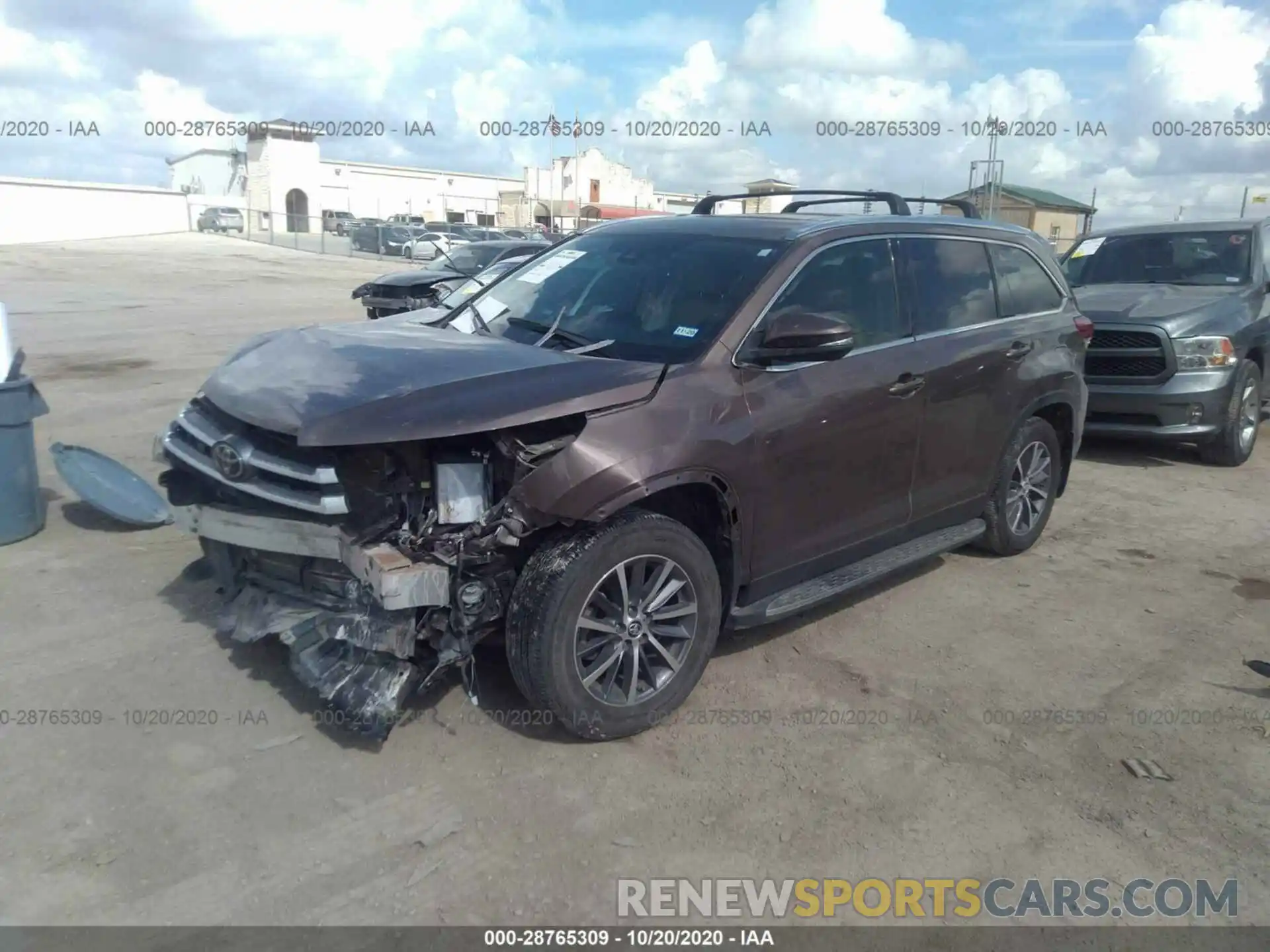 2 Photograph of a damaged car 5TDKZRFH4KS296110 TOYOTA HIGHLANDER 2019