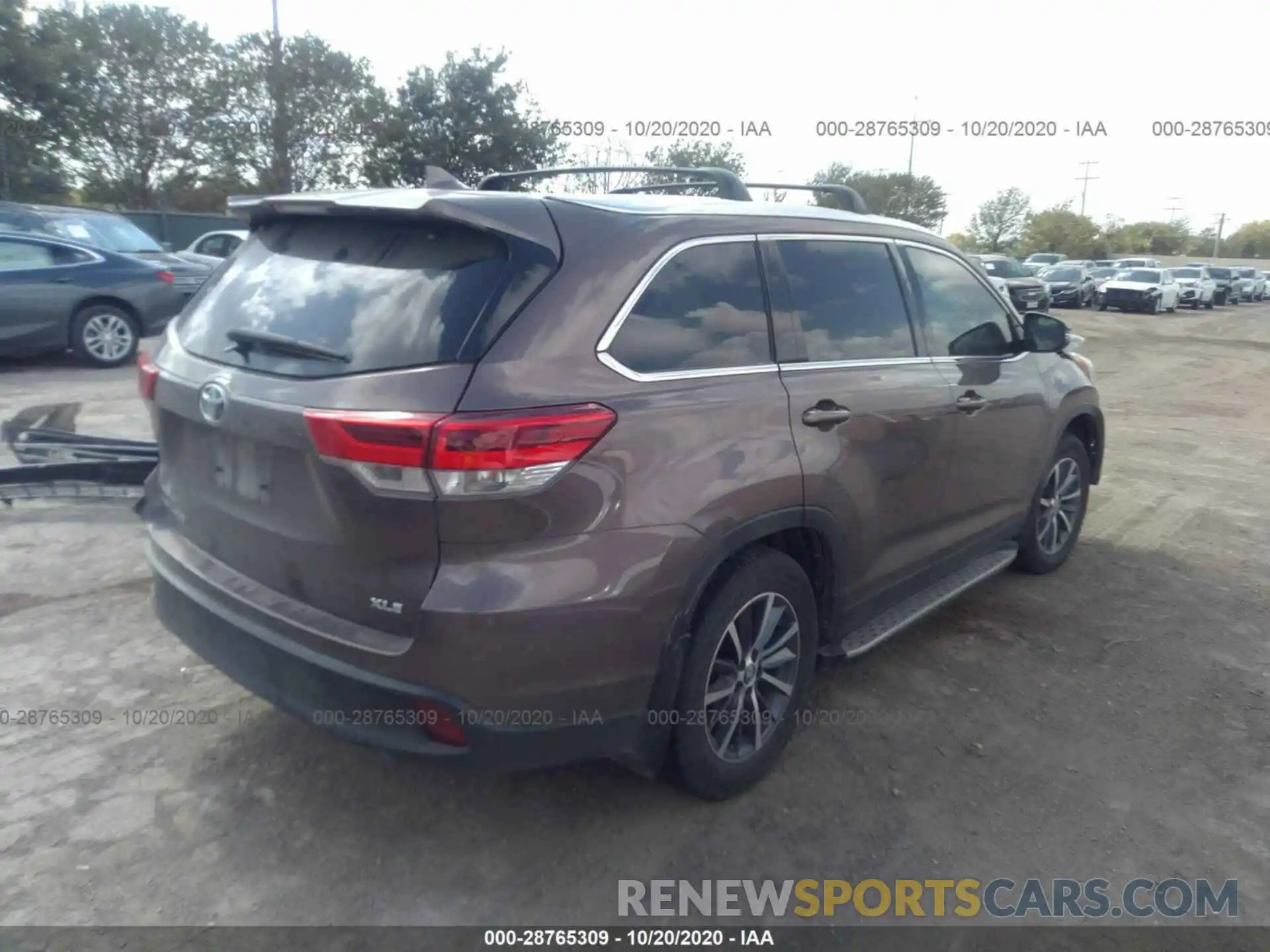 4 Photograph of a damaged car 5TDKZRFH4KS296110 TOYOTA HIGHLANDER 2019