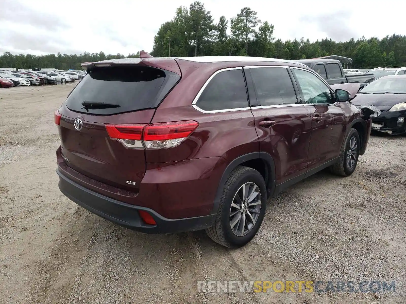 4 Photograph of a damaged car 5TDKZRFH4KS296320 TOYOTA HIGHLANDER 2019