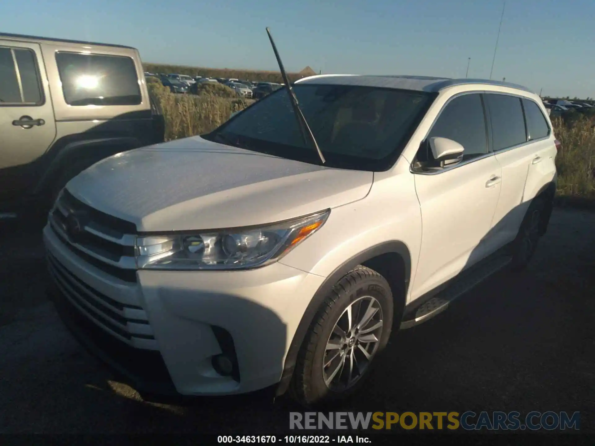 2 Фотография поврежденного автомобиля 5TDKZRFH4KS302214 TOYOTA HIGHLANDER 2019