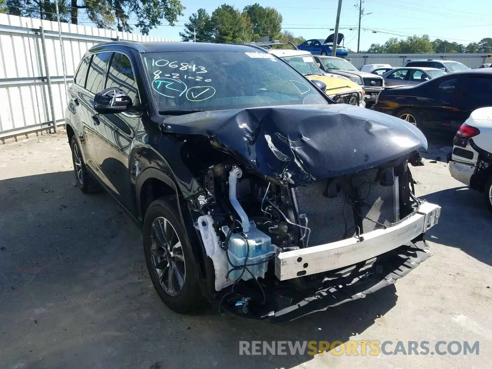 1 Photograph of a damaged car 5TDKZRFH4KS303699 TOYOTA HIGHLANDER 2019