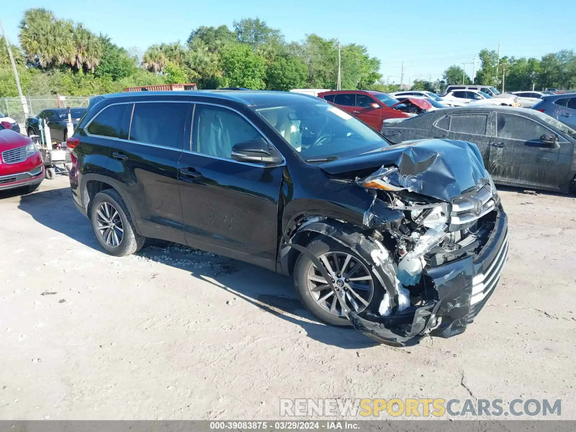 1 Photograph of a damaged car 5TDKZRFH4KS308353 TOYOTA HIGHLANDER 2019