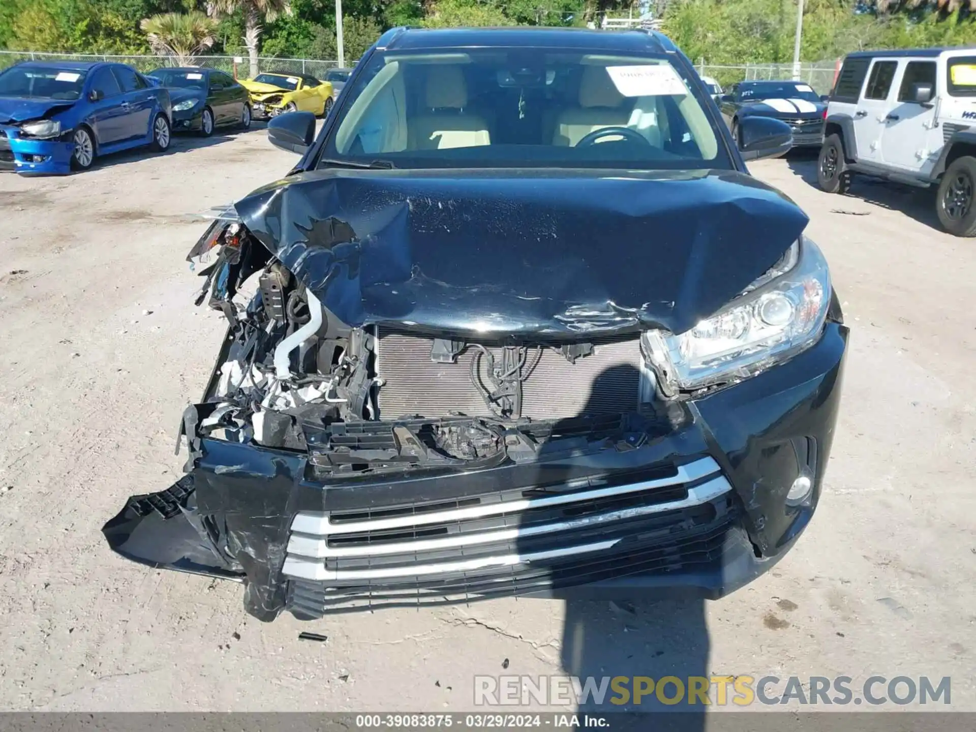 11 Photograph of a damaged car 5TDKZRFH4KS308353 TOYOTA HIGHLANDER 2019