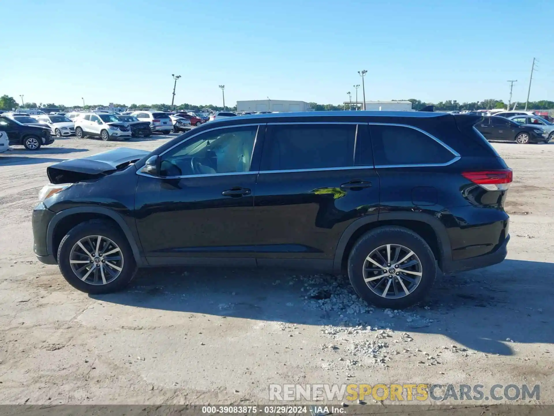 14 Photograph of a damaged car 5TDKZRFH4KS308353 TOYOTA HIGHLANDER 2019