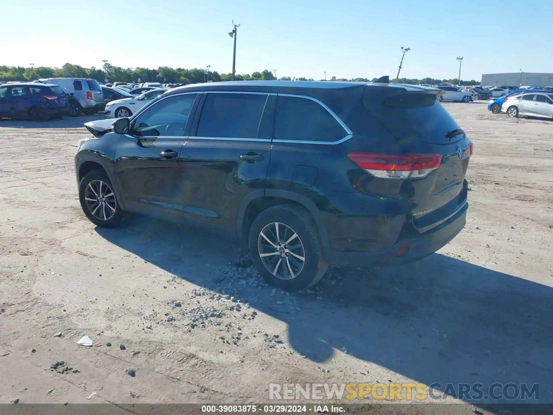 3 Photograph of a damaged car 5TDKZRFH4KS308353 TOYOTA HIGHLANDER 2019