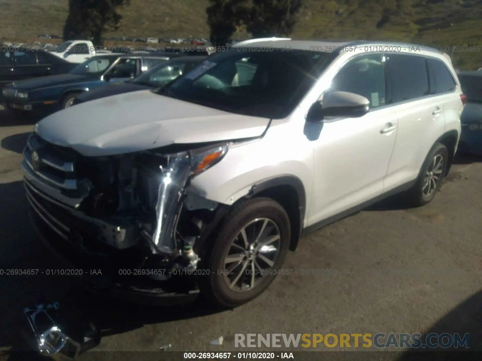 2 Photograph of a damaged car 5TDKZRFH4KS310541 TOYOTA HIGHLANDER 2019