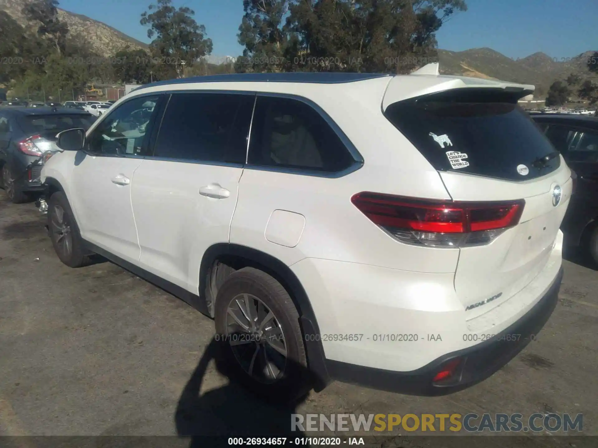 3 Photograph of a damaged car 5TDKZRFH4KS310541 TOYOTA HIGHLANDER 2019