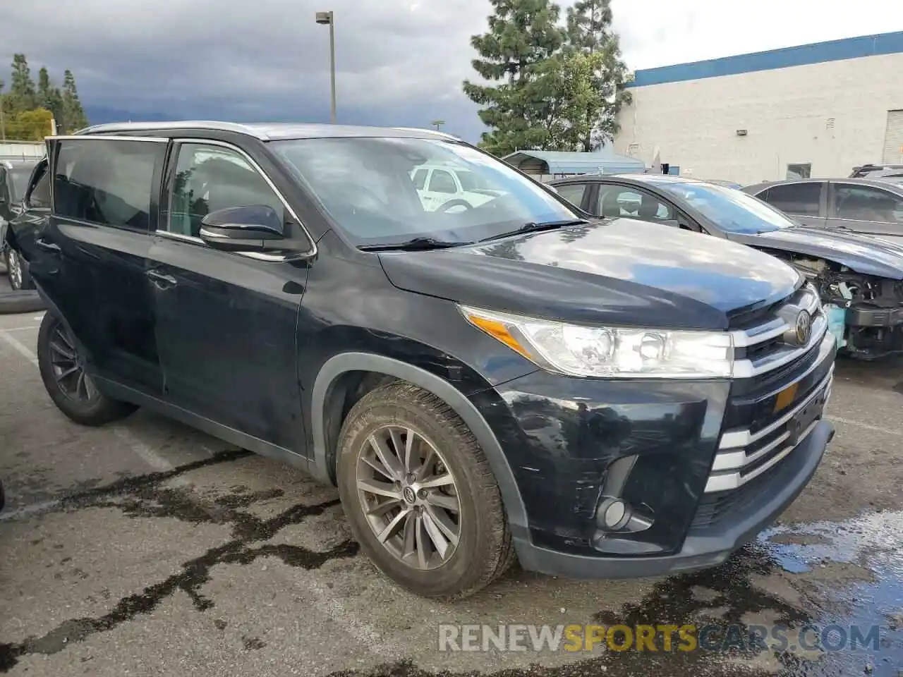 1 Photograph of a damaged car 5TDKZRFH4KS312533 TOYOTA HIGHLANDER 2019