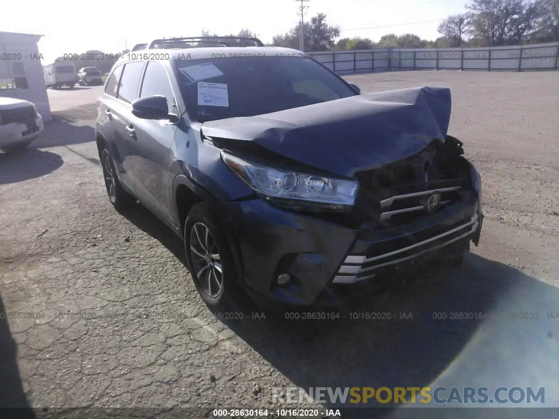 1 Photograph of a damaged car 5TDKZRFH4KS313522 TOYOTA HIGHLANDER 2019