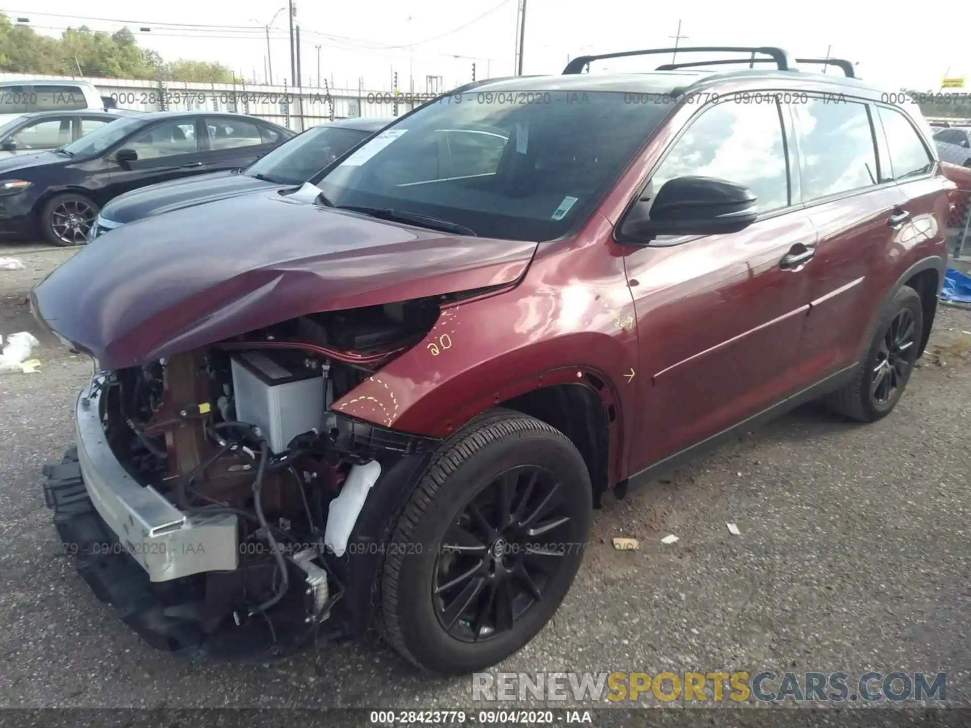 2 Photograph of a damaged car 5TDKZRFH4KS320938 TOYOTA HIGHLANDER 2019