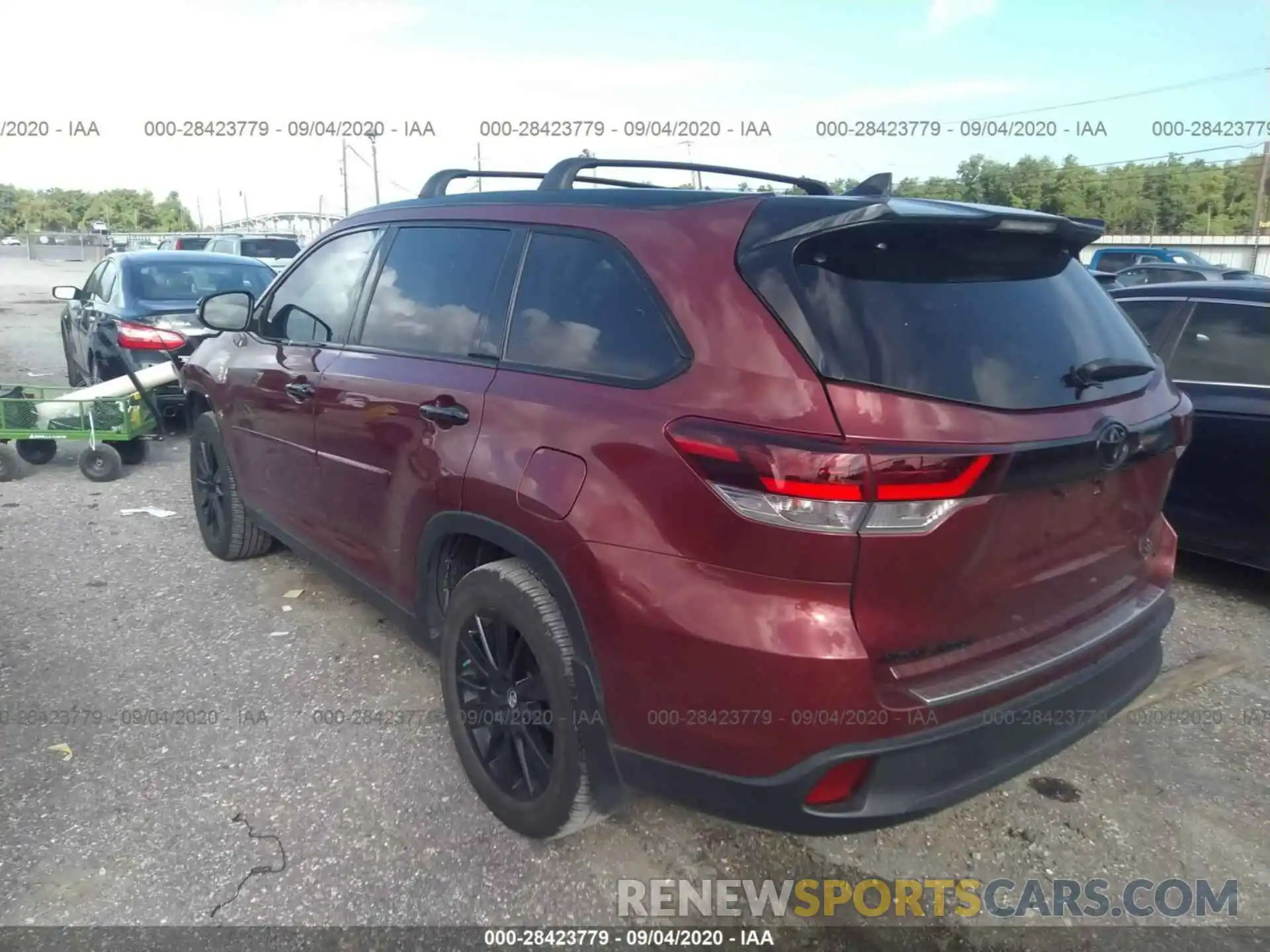 3 Photograph of a damaged car 5TDKZRFH4KS320938 TOYOTA HIGHLANDER 2019