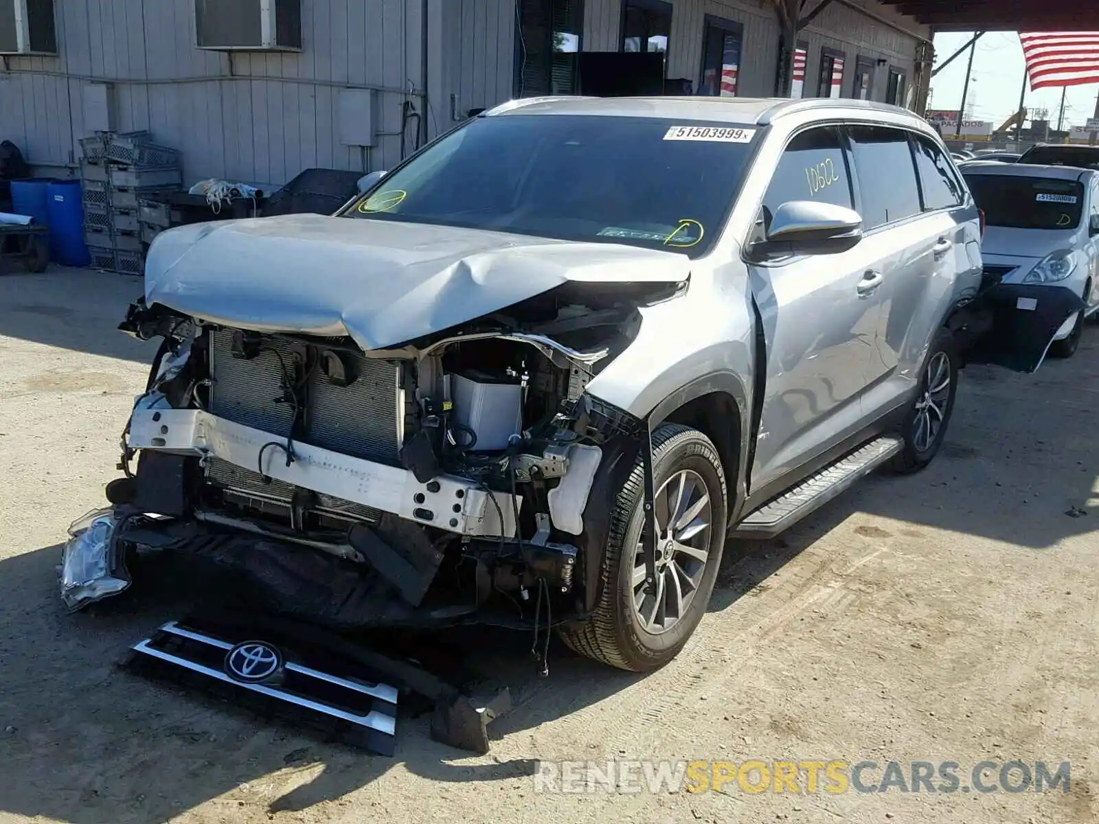 2 Photograph of a damaged car 5TDKZRFH4KS324343 TOYOTA HIGHLANDER 2019