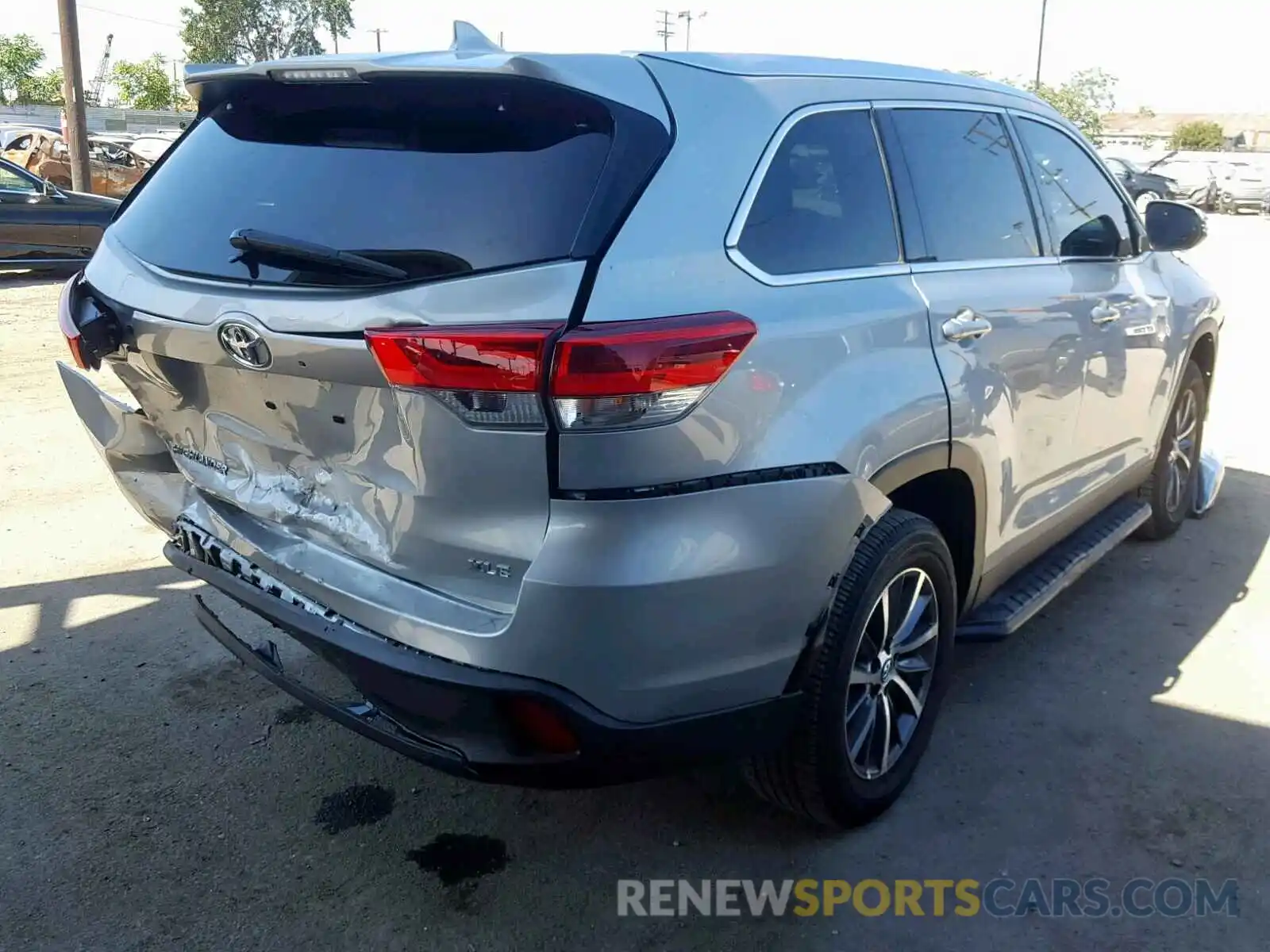 4 Фотография поврежденного автомобиля 5TDKZRFH4KS324343 TOYOTA HIGHLANDER 2019