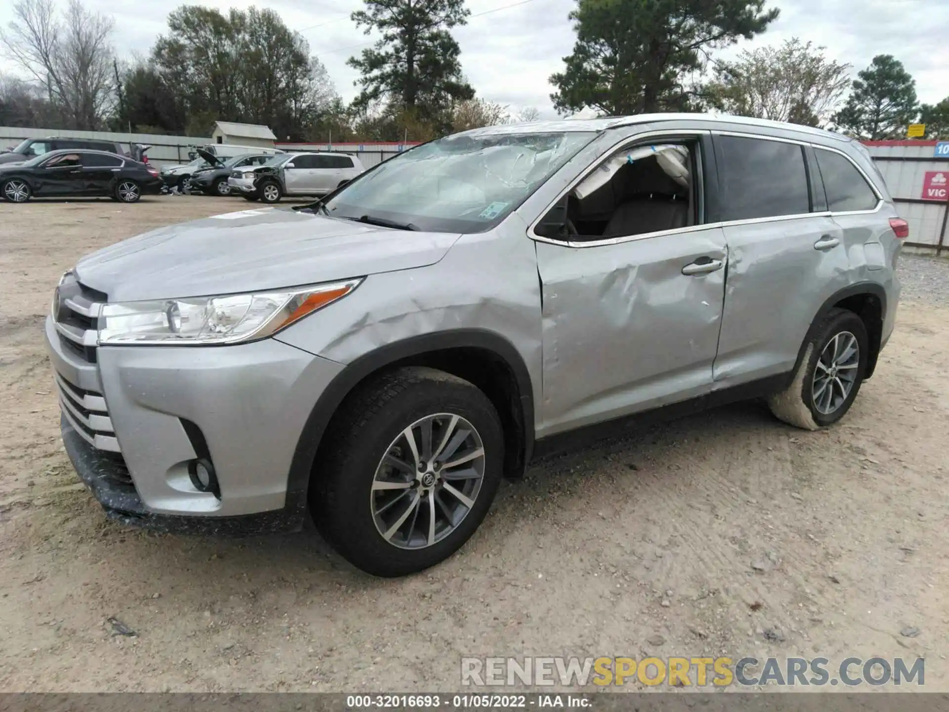 2 Photograph of a damaged car 5TDKZRFH4KS324438 TOYOTA HIGHLANDER 2019