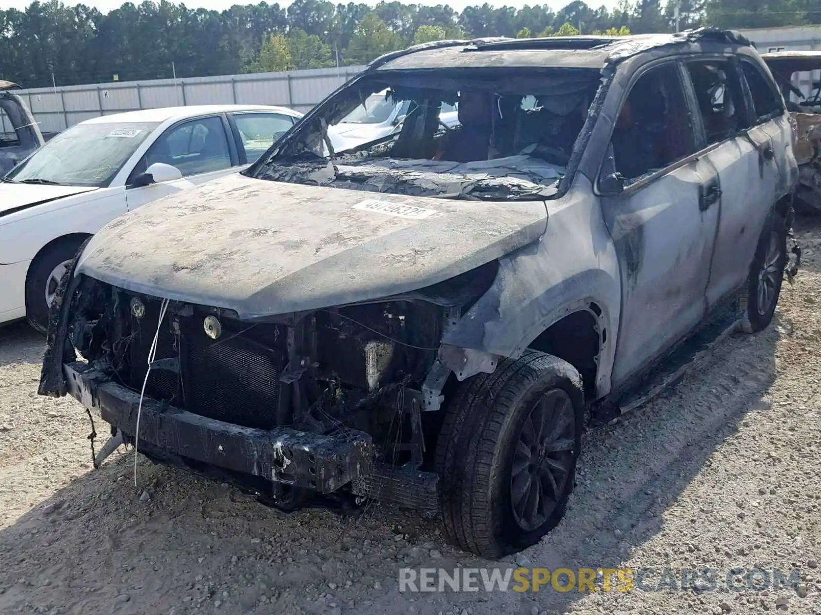 2 Photograph of a damaged car 5TDKZRFH4KS324911 TOYOTA HIGHLANDER 2019