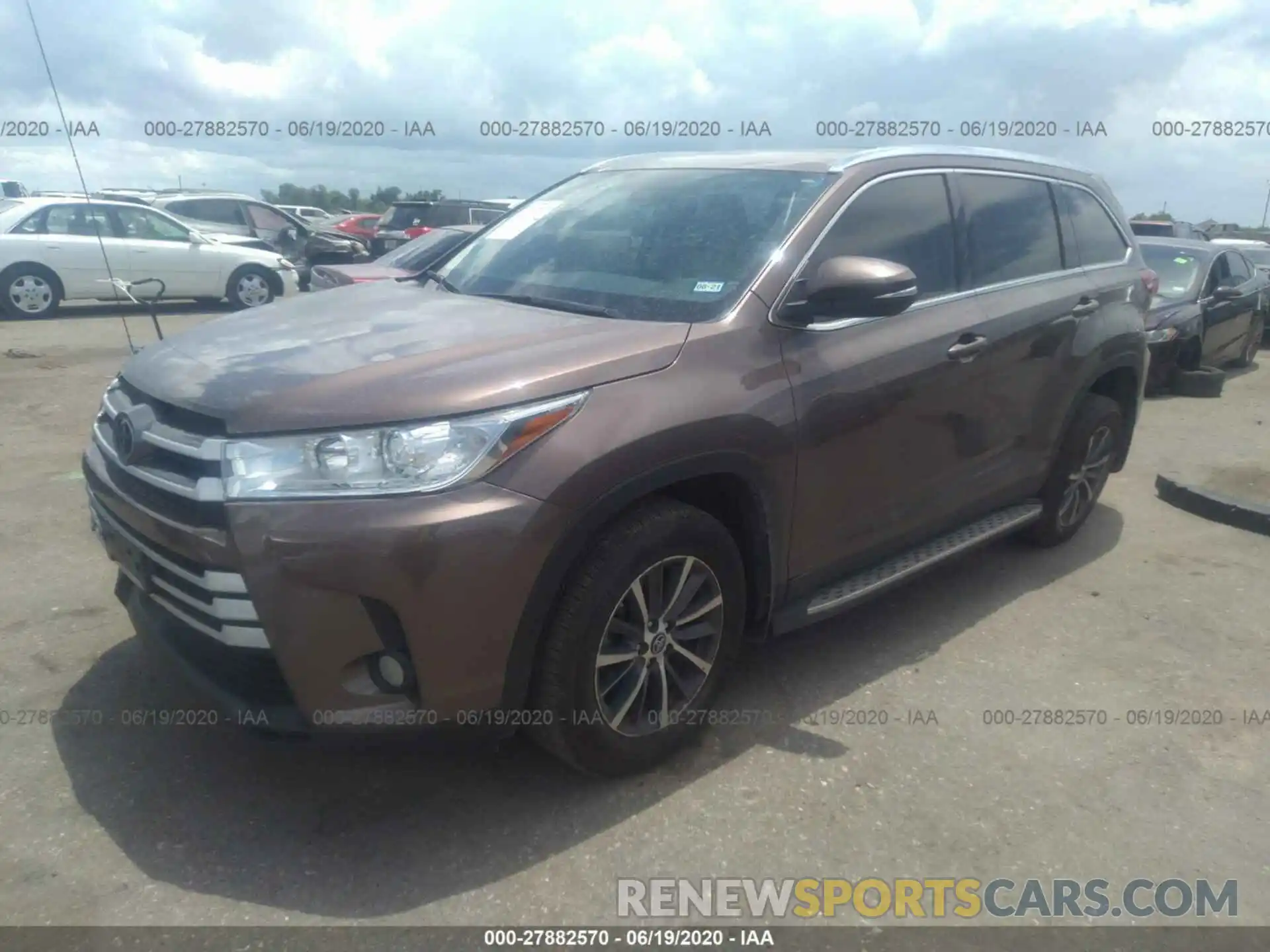 2 Photograph of a damaged car 5TDKZRFH4KS327954 TOYOTA HIGHLANDER 2019