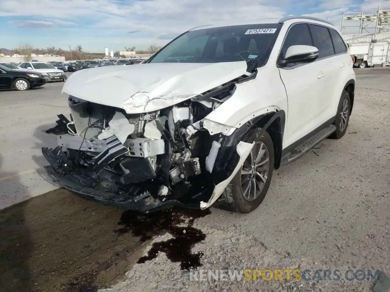 2 Photograph of a damaged car 5TDKZRFH4KS336749 TOYOTA HIGHLANDER 2019