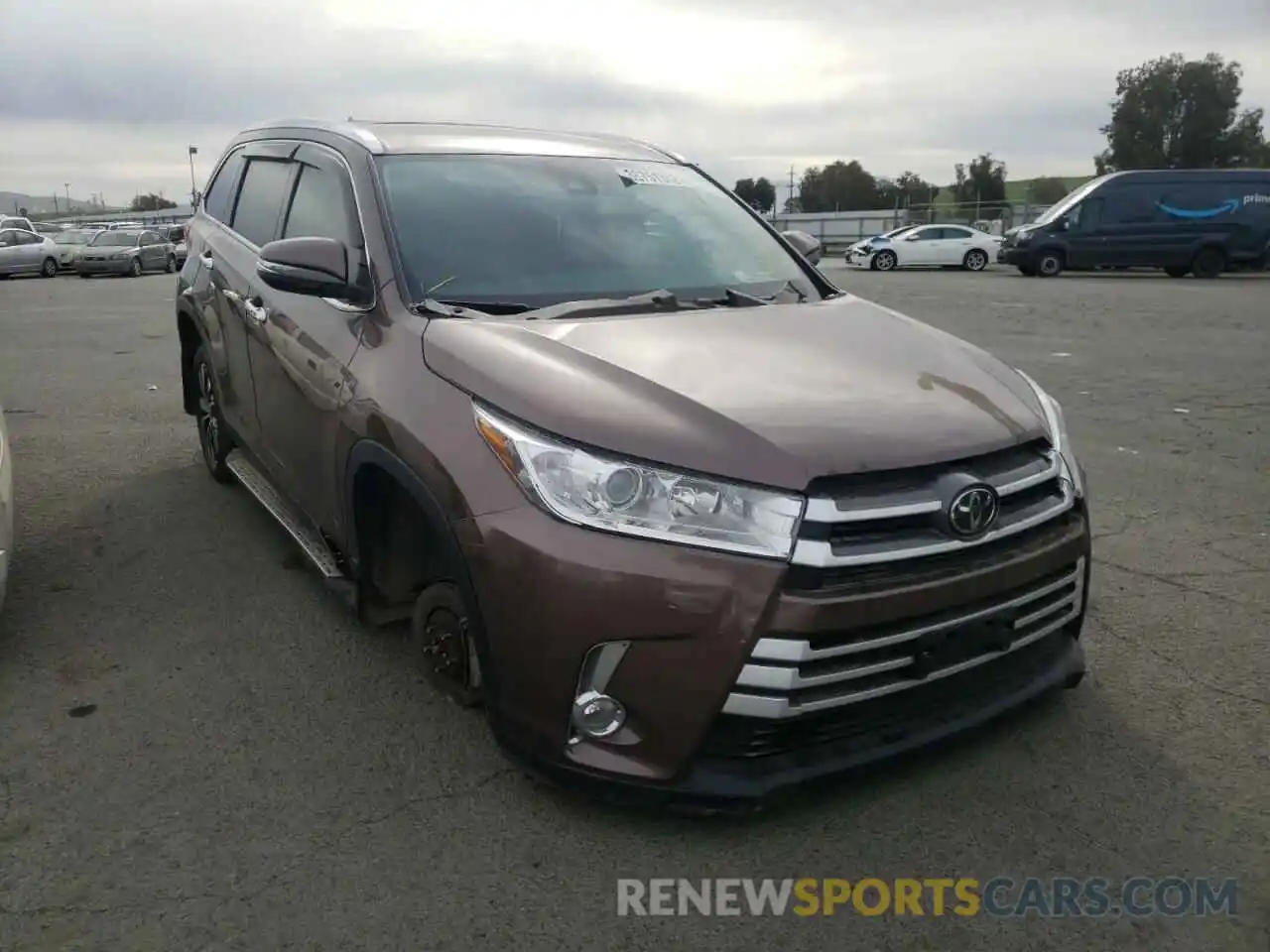 1 Photograph of a damaged car 5TDKZRFH4KS337061 TOYOTA HIGHLANDER 2019