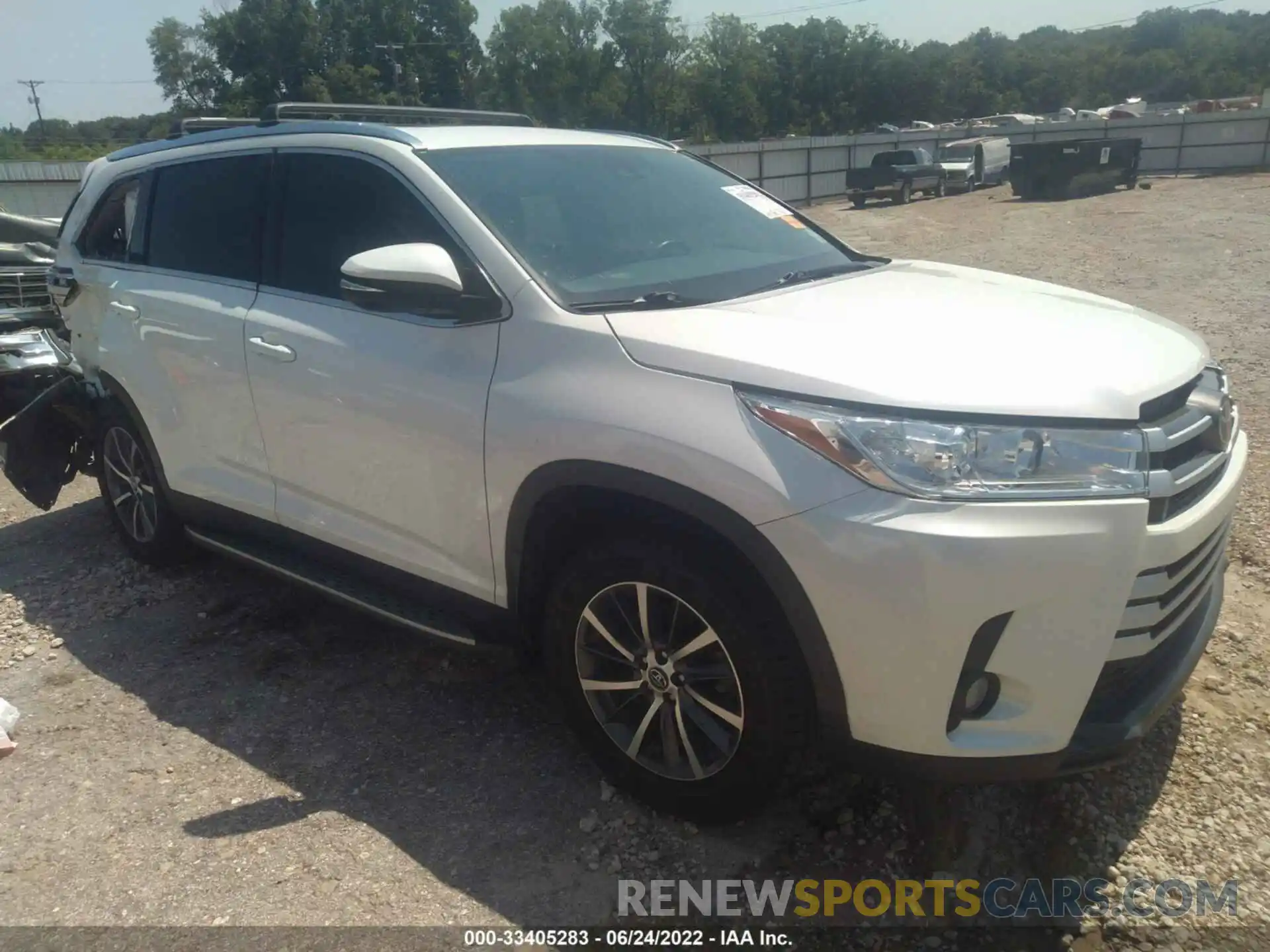 1 Photograph of a damaged car 5TDKZRFH4KS337299 TOYOTA HIGHLANDER 2019