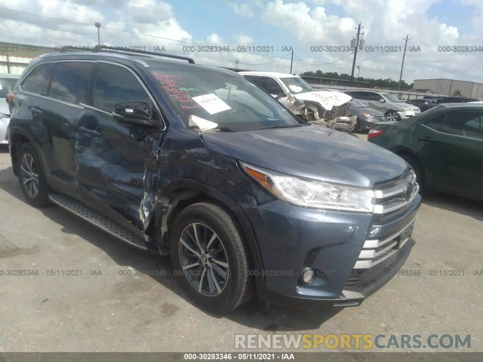 1 Photograph of a damaged car 5TDKZRFH4KS349517 TOYOTA HIGHLANDER 2019