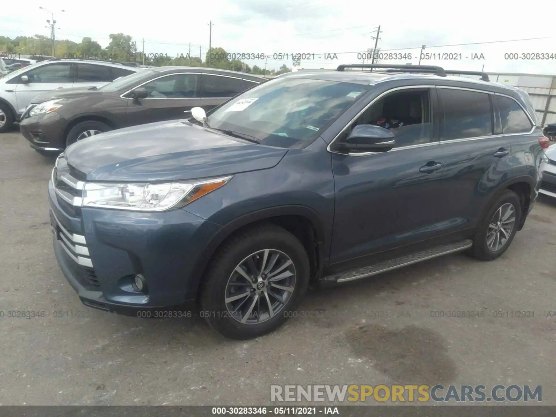 2 Photograph of a damaged car 5TDKZRFH4KS349517 TOYOTA HIGHLANDER 2019