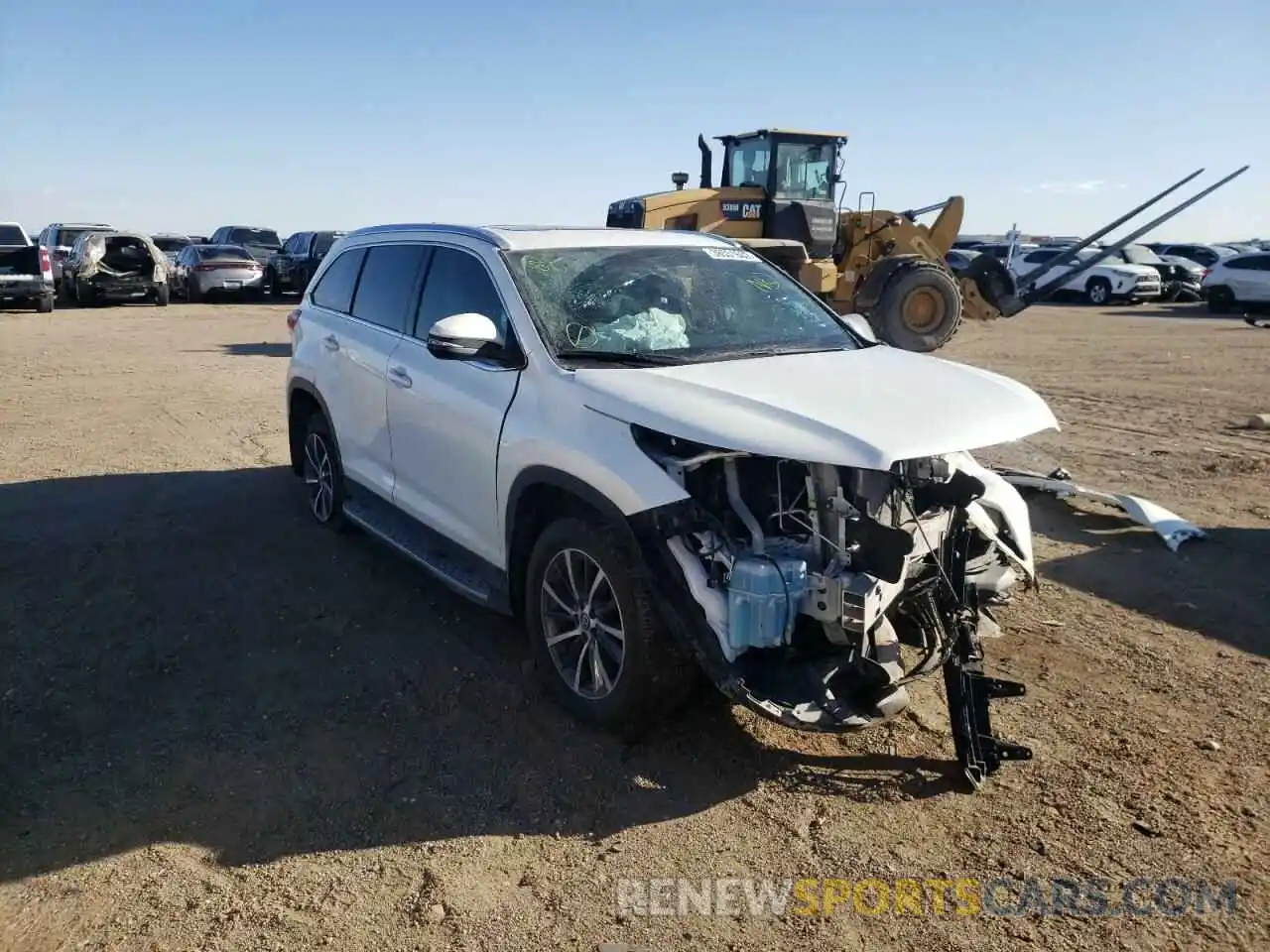 1 Photograph of a damaged car 5TDKZRFH4KS359349 TOYOTA HIGHLANDER 2019