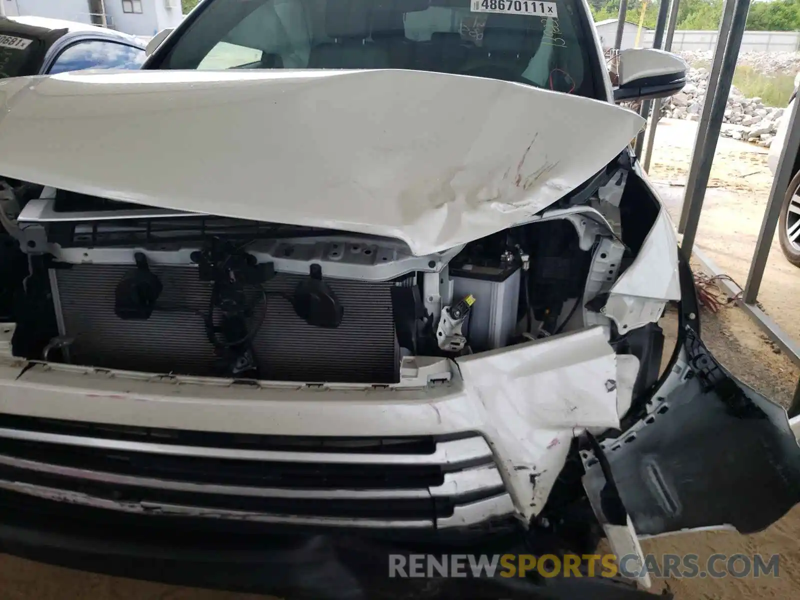 9 Photograph of a damaged car 5TDKZRFH4KS366009 TOYOTA HIGHLANDER 2019